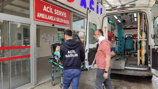 Adana'da 2 otomobil çarpıştı: 1 ölü, 2 yaralı