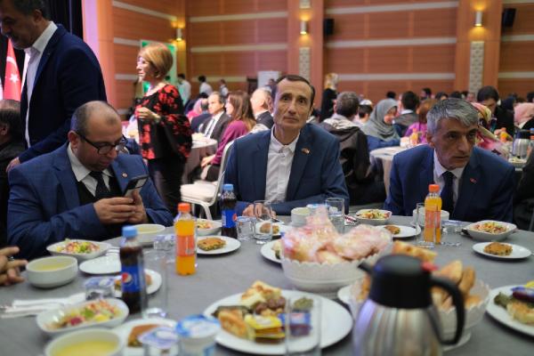 AK Parti İstanbul İl Başkanlığı'nda 'engelsiz iftar programı' düzenlendi