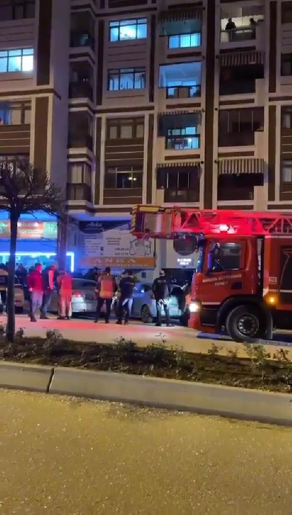 Ankara'da 7 katlı apartmanın 3'üncü katında patlama; 1 yaralı 