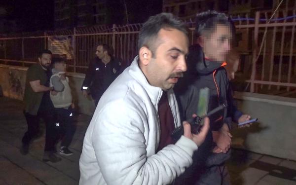 Araçtaki çocuklar, polisin 'dur' ihtarına uymayıp ortalığı birbirine kattı