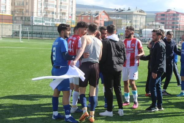 Ardahan'daki play-out maçında ortalık karıştı, karşılaşma tatil edildi