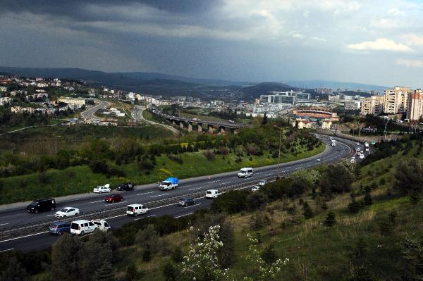 Arife gününde TEM'in Kocaeli ve Bolu geçişlerinde ulaşım rahat