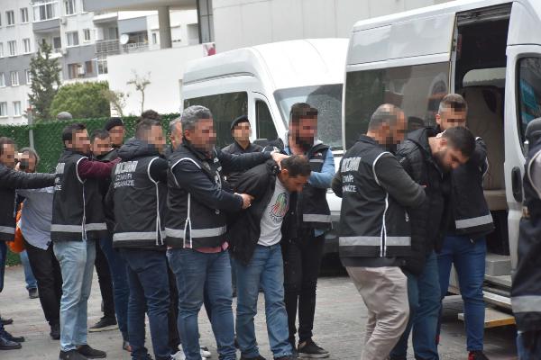 Arkadaşlarıyla sohbet etmek için gittiği oto yıkamacıda silahlı saldırıda öldü