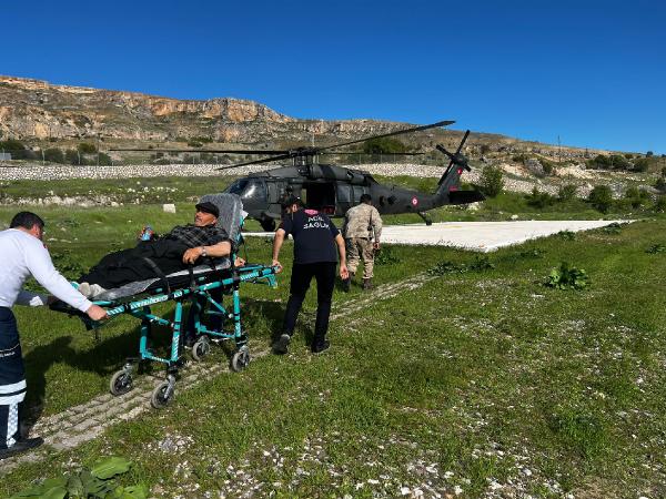 Askeri helikopter, kalp krizi geçiren hasta için havalandı