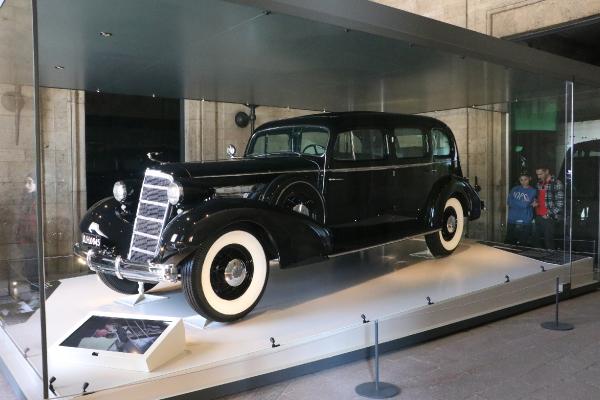 Atatürk'ün otomobiline Anıtkabir'de özel koruma