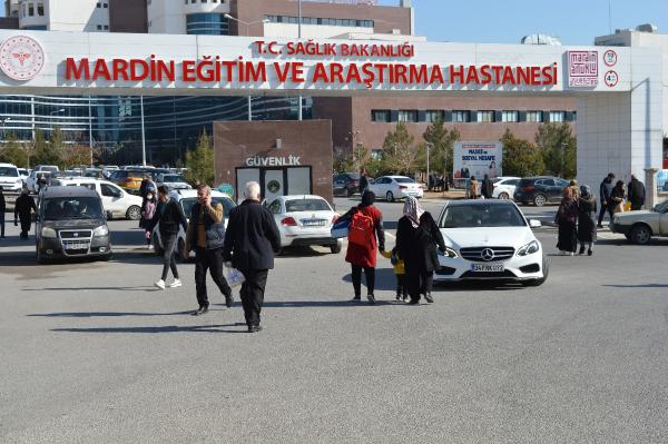 Babasının geri manevra yaptığı kamyonetin altında kalıp, öldü