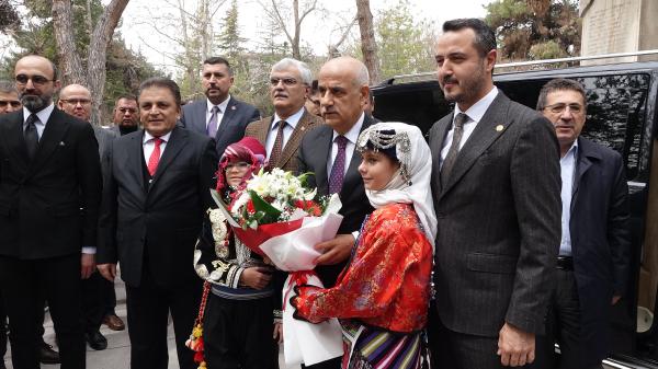 Bakan Kirişci: 883 gemiyle 27,3 milyon ton tahıl ve gıda ürünü taşındı