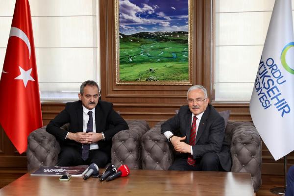 Bakan Özer: Deprem bölgesine dönen öğrenci sayısı 32 bin 659’a ulaştı (2)