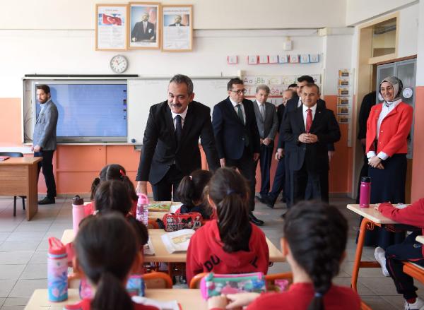 Bakan Özer: Deprem bölgesine dönen öğrenci sayısı 32 bin 659’a ulaştı