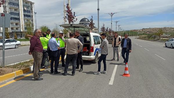 Belediye başkanı, makam aracıyla kaza yaptı