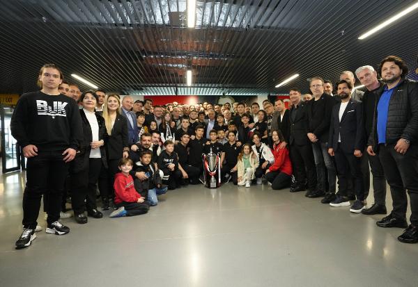 Beşiktaş Kulübü'nde bayramlaşma töreni yapıldı (FOTOĞRAFLAR)