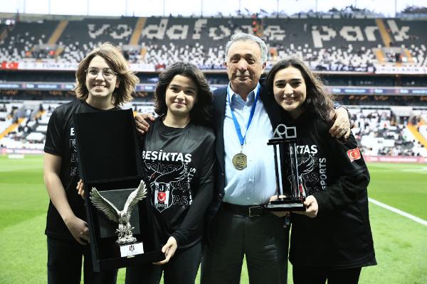 Beşiktaş Rsports, dünya şampiyonasında ülkemizi temsil edecek