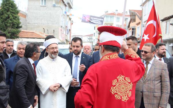 Diyanet İşleri Başkanı Erbaş: Kur'an'ın bulunduğu yerde aydınlık olur (3)