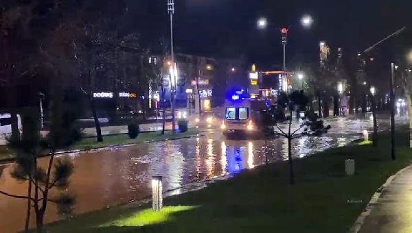 Elazığ'da sağanak; cadde ve sokaklar suyla doldu