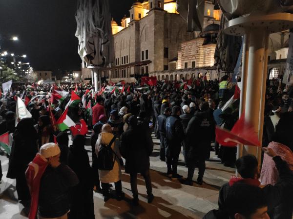 Fatih'te Mescid-i Aksa'ya yapılan baskın protesto edildi