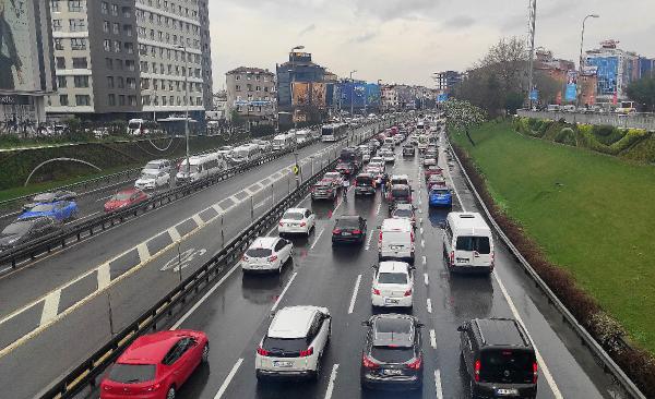 (FOTOĞRAF) İstanbul'da trafik yoğunluğu yüzde 83