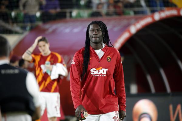 Galatasaray'da Gomis krizi çözüldü