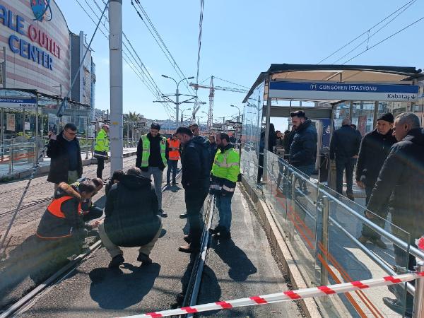 Güngören'de tramvay raydan çıktı-1