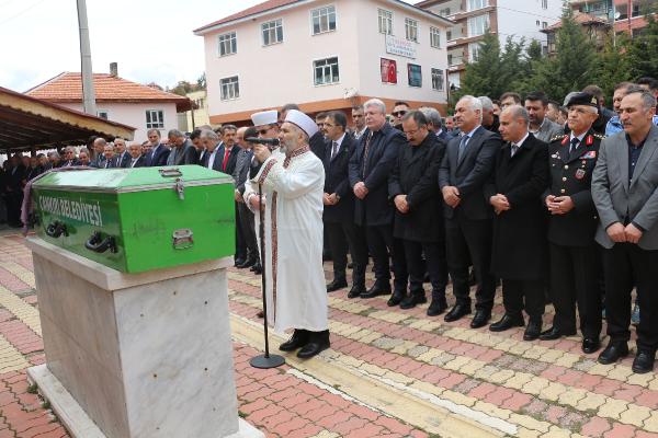 İçişleri Bakan Yardımcısı Çataklı'nın annesi son yolculuğuna uğurlandı