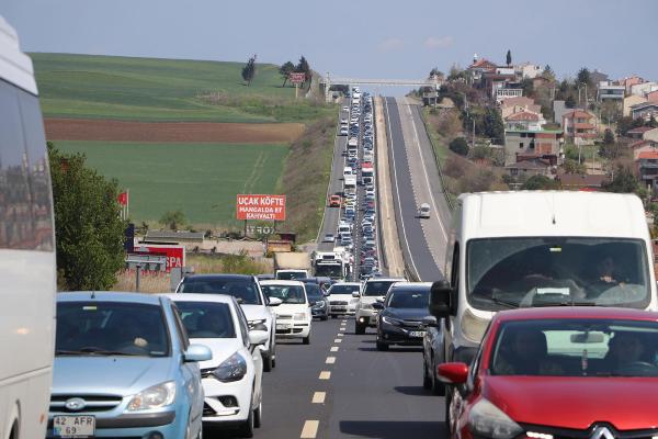 İstanbul- Tekirdağ yolunda araç yoğunluğu