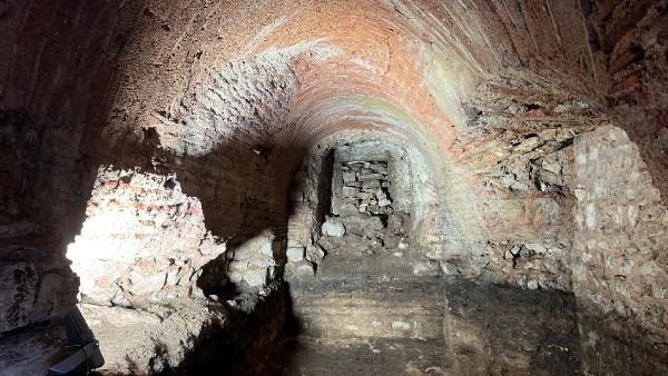 İstanbul'da bin 500 yıllık yeraltı dehlizi bulundu