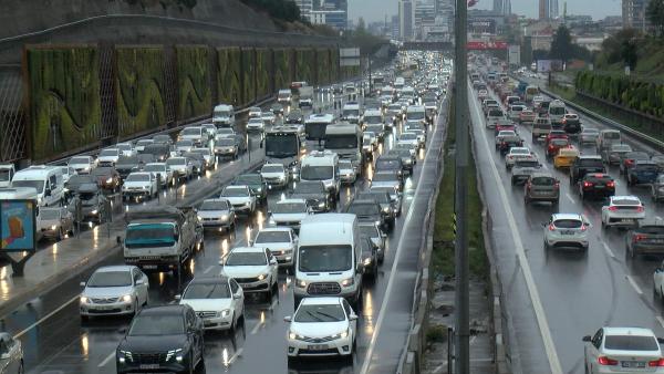 İstanbul'da trafik yoğunluğu yüzde 87'ye ulaştı