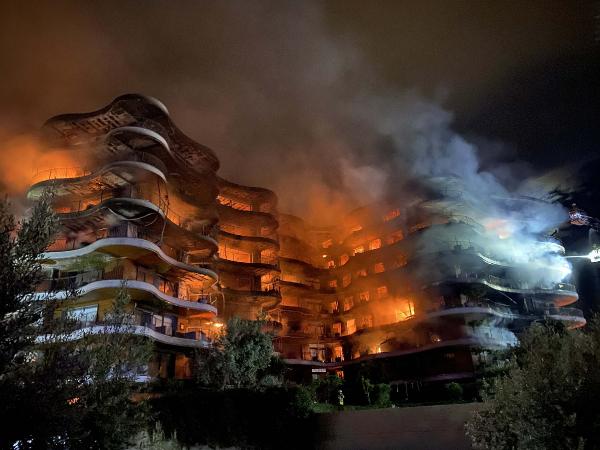 İzmir'de lüks sitede yangın / Ek fotoğraflar