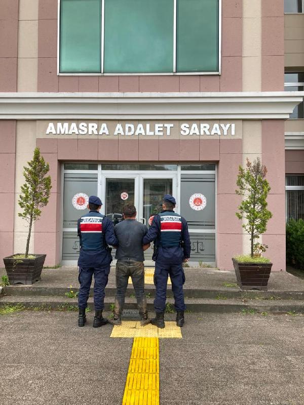 Kendi evini yakıp, 2 evi daha kullanılamaz hale getiren şüpheli tutuklandı