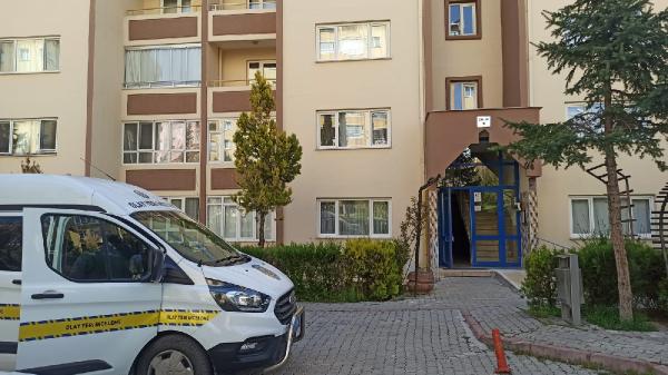 Konya'da emekli polis, eşi ile 2 çocuğunu vurdu