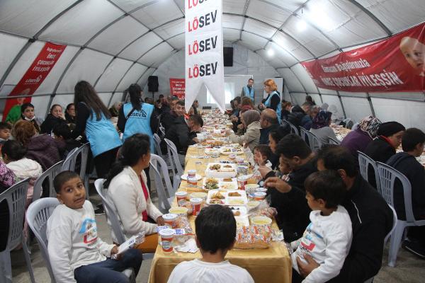 LÖSEV, Hatay'da kanser hastaları ve ailelerini iftarda buluşturdu