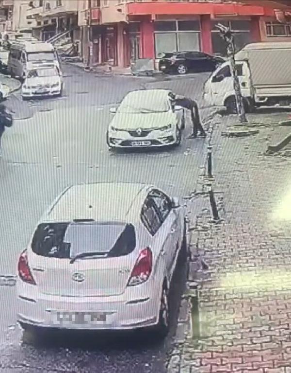 Maltepe'de otomobilde uyuşturucu ticaretine baskın 