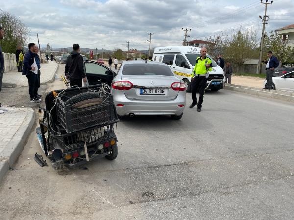 Otomobilin çarptığı elektrikli bisikletin sürücüsü öldü