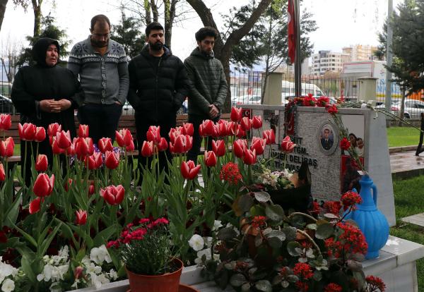 Pençe- Kilit şehidi üsteğmen, mezarı başında anıldı