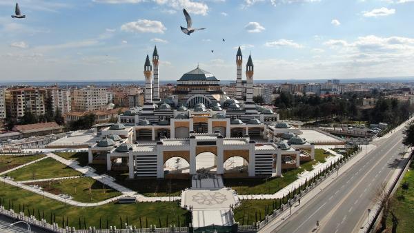 Selahaddin Eyyubi Camisi, Cumhurbaşkanı Erdoğan’ın katılımıyla yarın ibadete açılacak