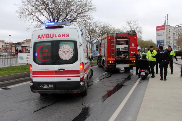 Şişli'de otomobil ağaca çarptı: 3 yaralı