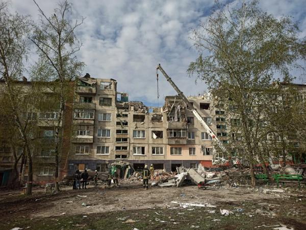 Sloviansk’ta vurulan apartmanda can kaybı 15’e yükseldi