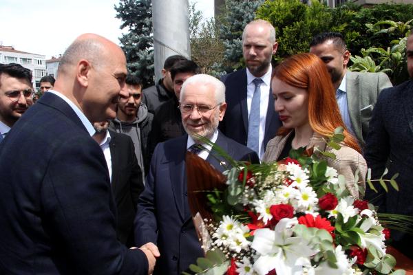 Süleyman Soylu AK Parti ve MHP Beşiktaş İlçe binalarını ziyaret etti