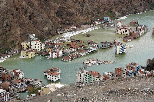 Suya gömülen ilçenin son başkanı: Geleceği kurmak, geçmişe ağlamaktan daha önemli