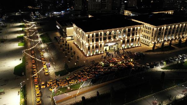 Taksiciler Başakşehir'de düzenlenen 'gönül sofrasında' buluştu 