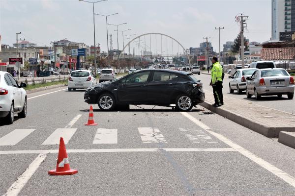 Test sürüşüne çıkardığı otomobille kaza yaptı: 2 yaralı