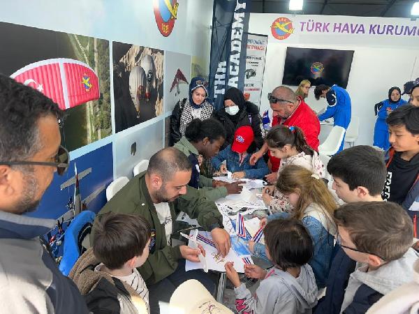 Türk Hava Kurumu'ndan TEKNOFEST'te çocuklara model uçak yapım atölyesi