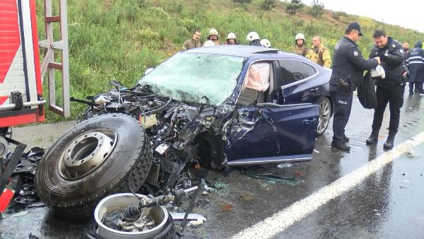 Tuzla'da kazaya giden itfaiye aracına ve ambulansa otomobil çarptı: 7 yaralı