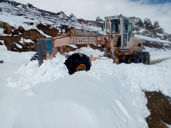 Van'da yüksek kesimlere kar yağdı