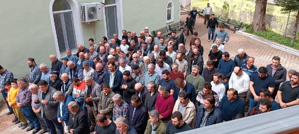 Yanan evin enkazında kemikleri bulunan kadın için gıyabi cenaze namazı