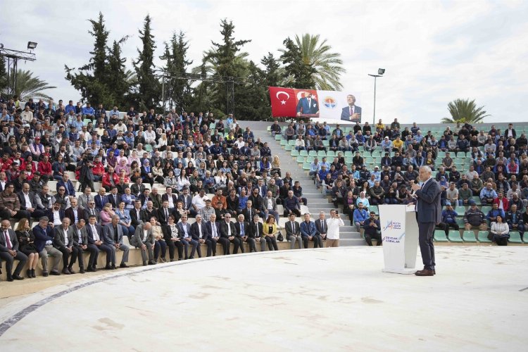 Başkan Karalar, çalışanların bayramını kutladı