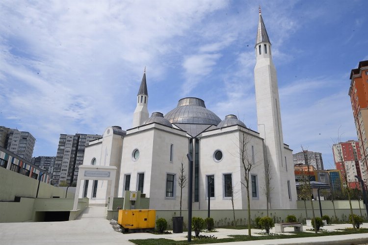 Beylikdüzü'nde Kadir Gecesi'nde ibadete açıldı