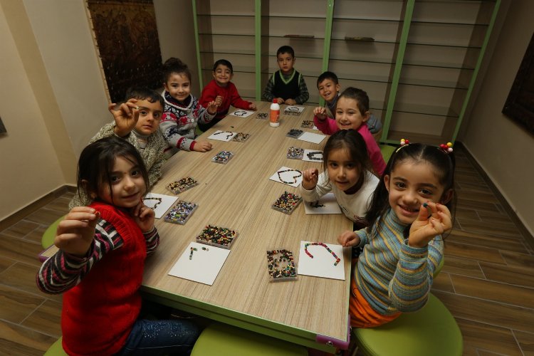 Gaziantep'ten ara tatilde çocuklara kitap sürprizi