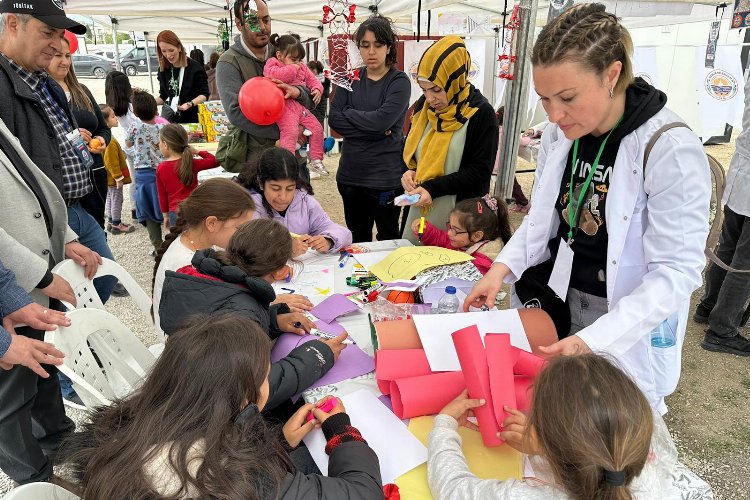 Gemlik Konteyner Kentte çocuklara 'bilim' morali