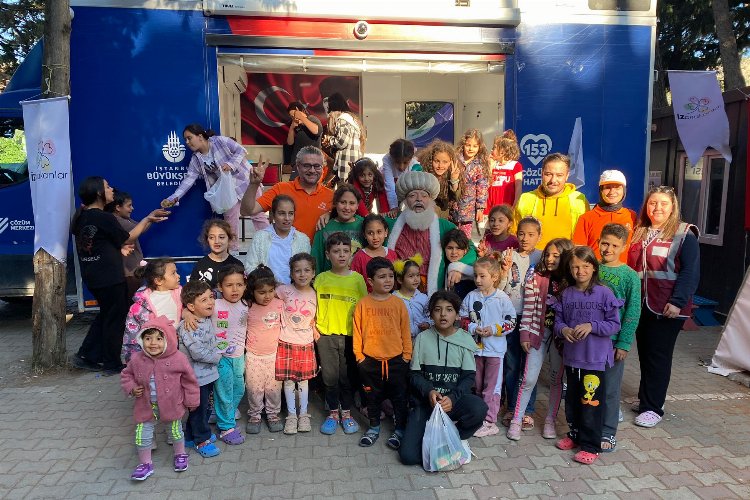 İzmitliler Hatay'da depremzedelerin yaralarını sarmaya devam ediyor