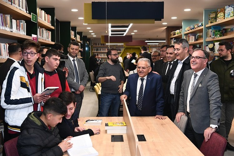 Kayseri Büyükşehir'den kütüphanesine "10 Numara" ilgi